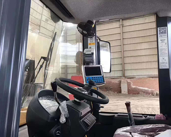 裝載機(jī)電子秤的換紙方法